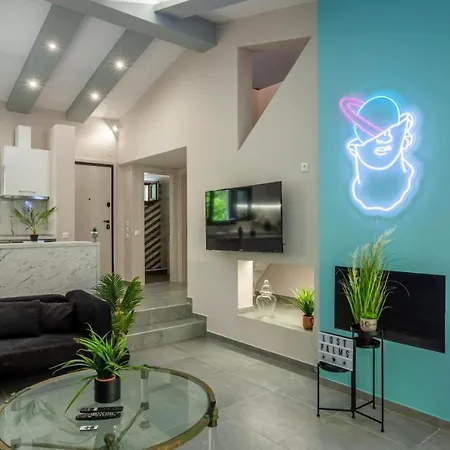 Neonchic Jacuzzi And Pool * סאני ביץ'