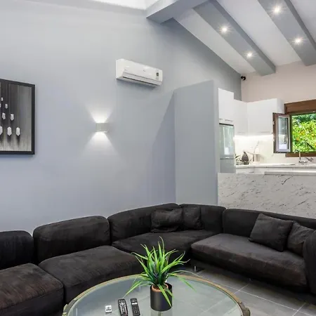 וילה Neonchic Jacuzzi And Pool *