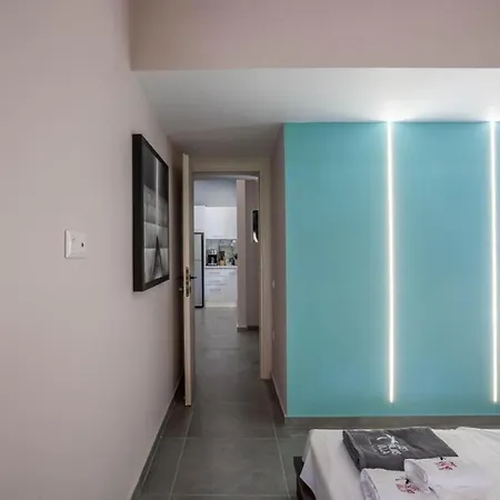 Neonchic Jacuzzi And Pool וילה *