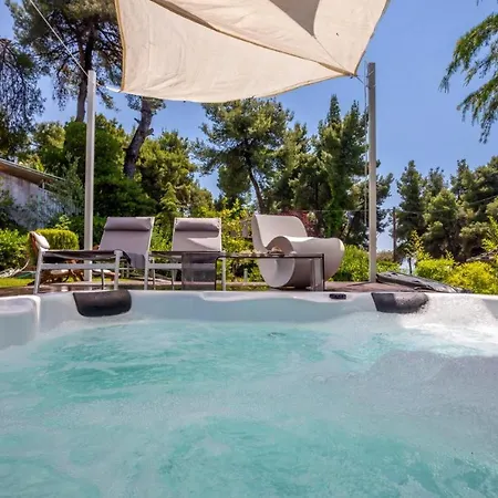 Neonchic Jacuzzi And Pool וילה *