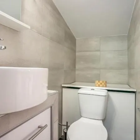וילה Neonchic Jacuzzi And Pool סאני ביץ'
